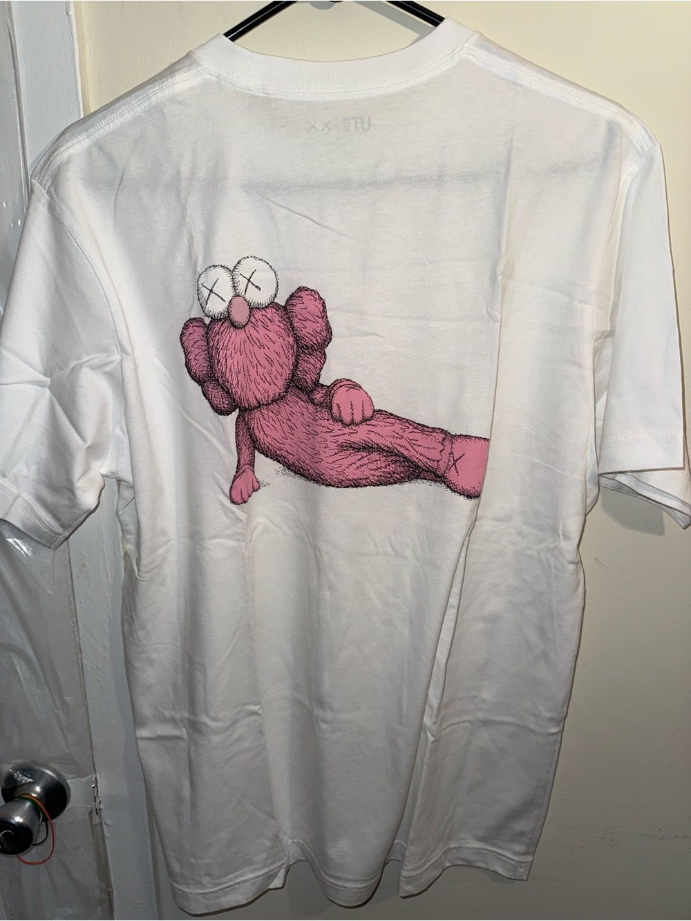Kaws x Uniqlo Crew Neck - Men M